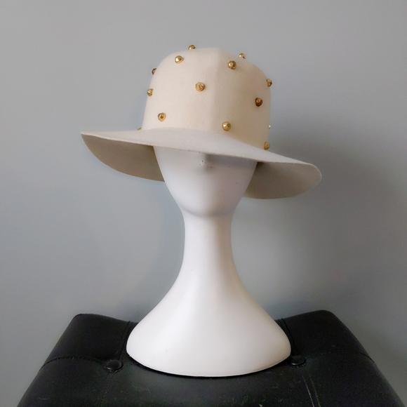 Vintage Accessories - Vintage Capadors Wool Felt Studded Wide Brim Hat
